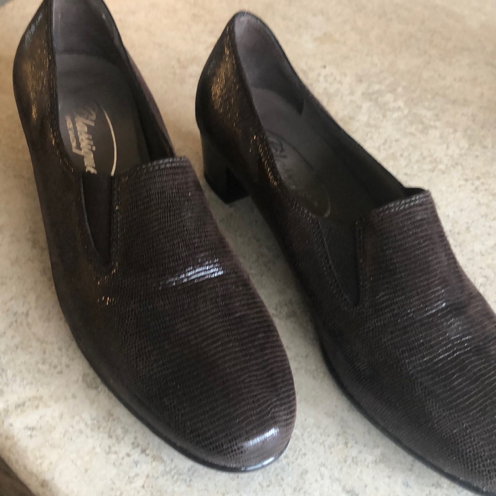 Shoes with low heels